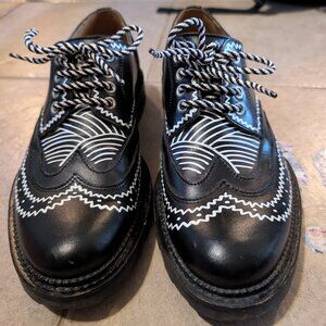 Size 8.5W Fluevog Aiden in Black & White